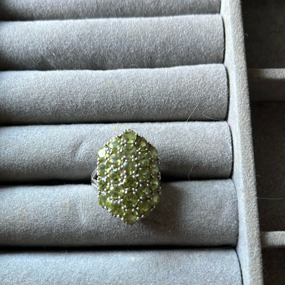 August birth stone..Peridot ring and earrings (2pair)